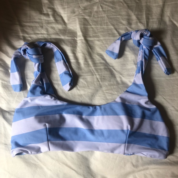 Tie Shoulder Scoopneck Bikini Top and Ruched Bottom Two Piece Bikini Set Small - Picture 3 of 5